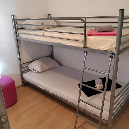 Rasema Vandrerhjem Trogir
